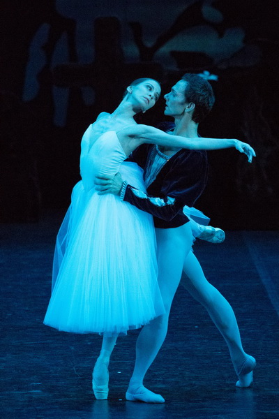 Anastasia Stashkevich as Giselle.<br/> Vyacheslav Lopatin as Count Albrecht.<br/> Photo by Mikhail Logvinov.