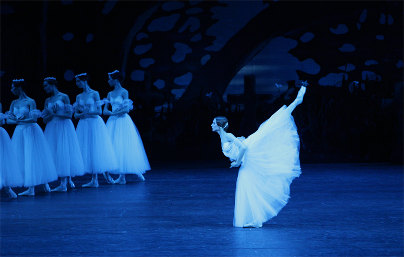 Svetlana Zahkarova as Giselle.<br/>Photo by Damir Yusupov.