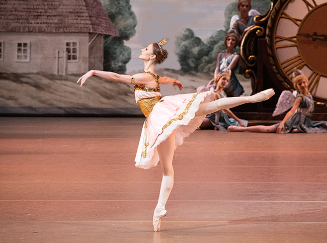 In Coppelia. L'Aurore. Photo by Mikhail Logvinov.