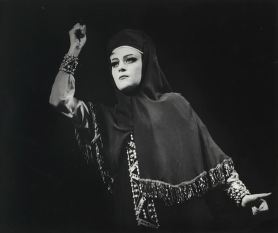 As Marfa in Khovanshchina.Photo by B. Borisov(from the Bolshoi Theatre museum).