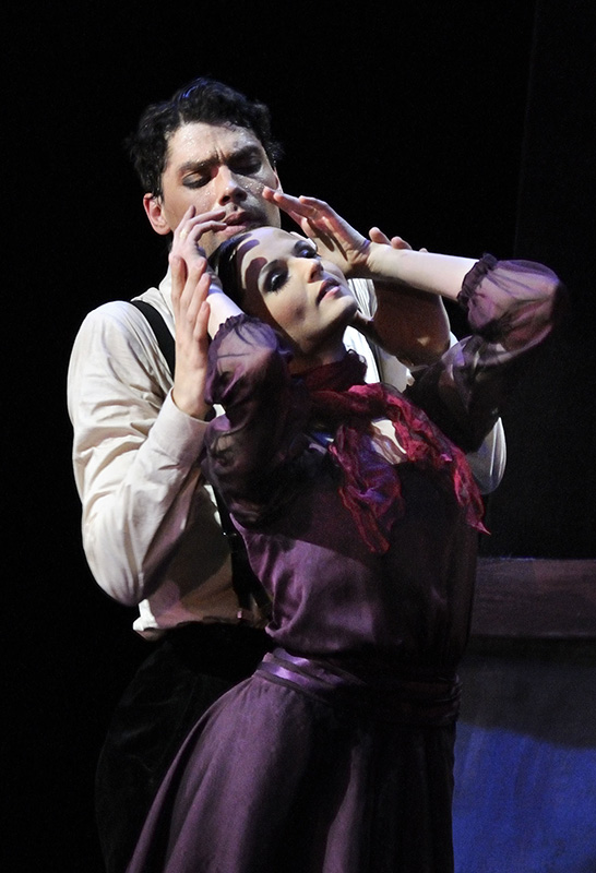 Anatoli Arhangelski as Amedeo Modigliani. <br/>Alena Shkatula as Jeanne Hebuterne.<br/>Photo by Harri Rospu.