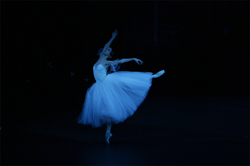 Svetlana Zahkarova as Giselle.<br/> Photo by Damir Yusupov.